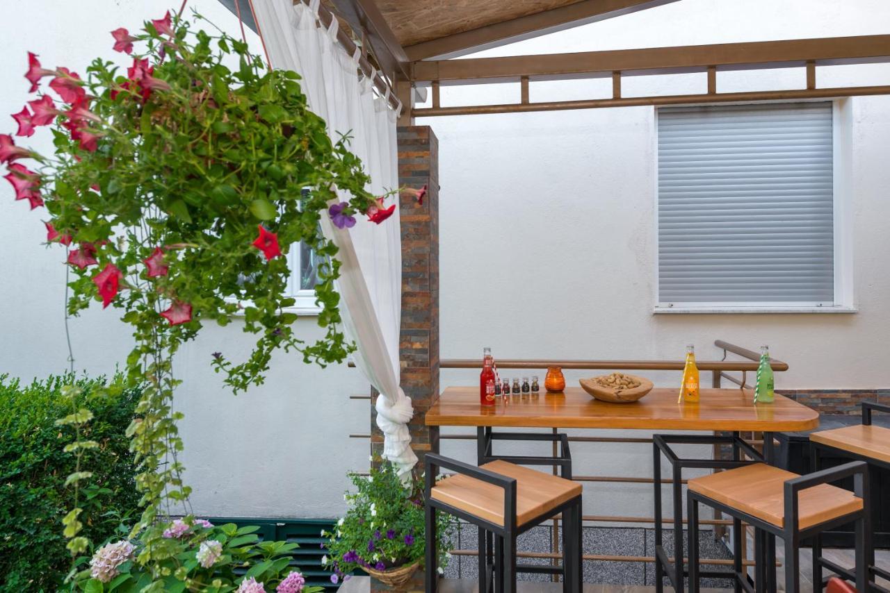 Summer Orchid - Spacious Duplex By The Beach & Ps5 Stobreč Екстериор снимка