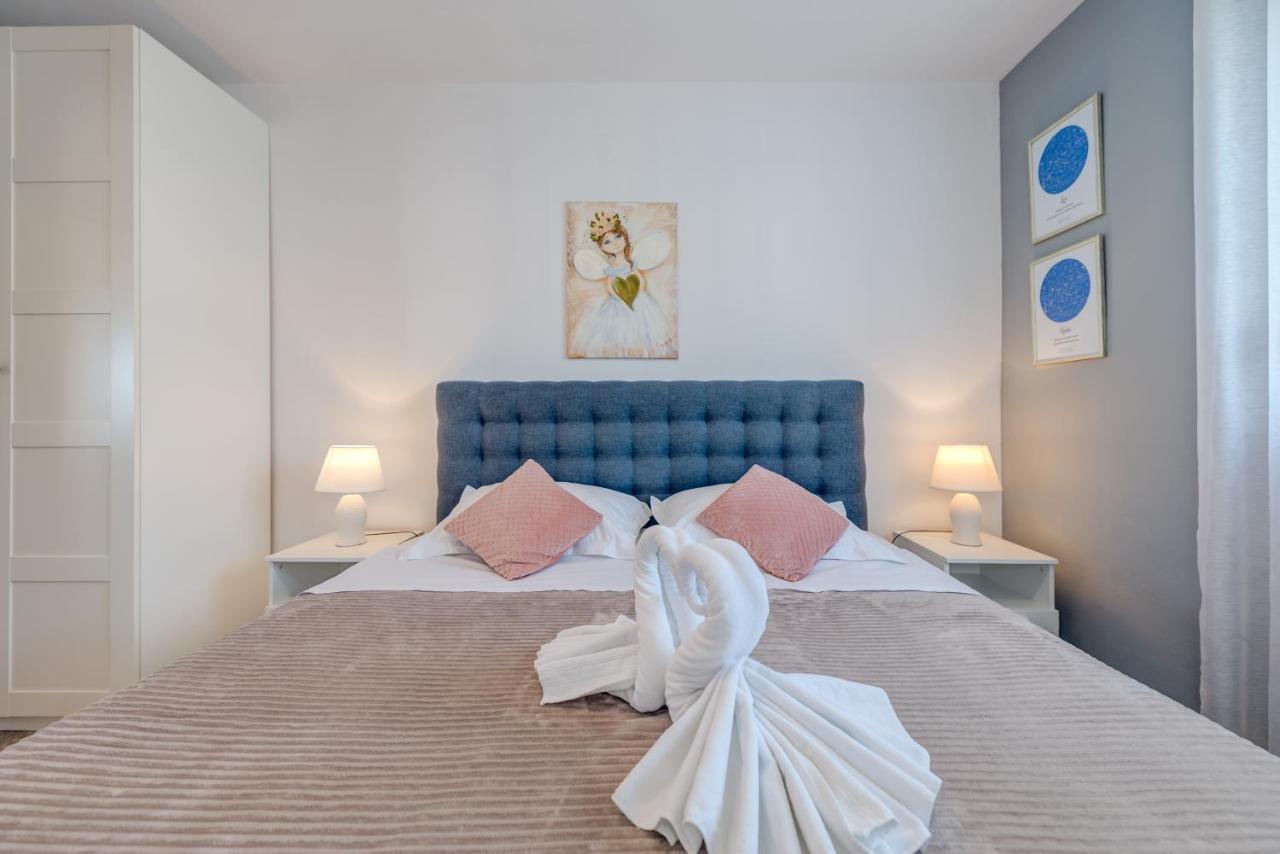 Summer Orchid - Spacious Duplex By The Beach & Ps5 Stobreč Екстериор снимка
