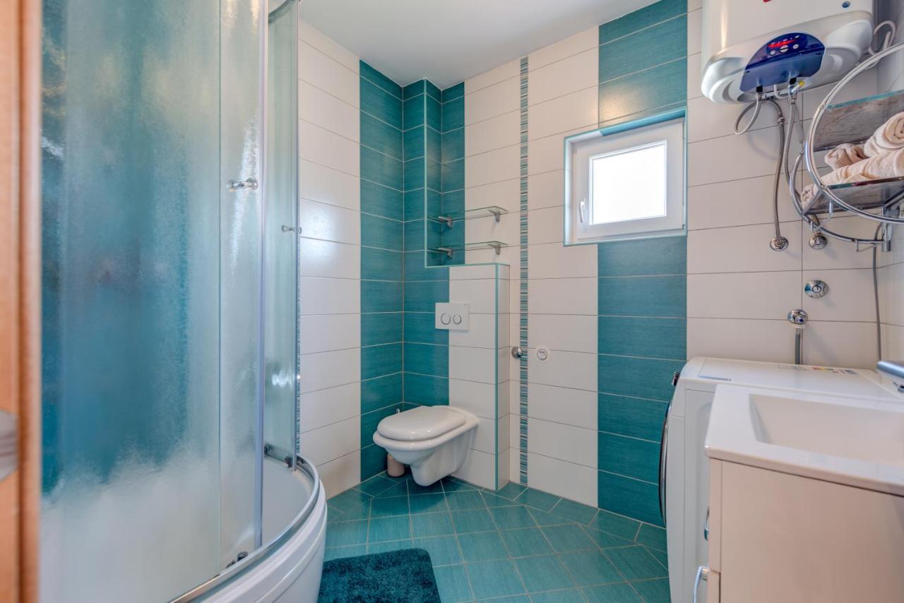 Summer Orchid - Spacious Duplex By The Beach & Ps5 Stobreč Екстериор снимка