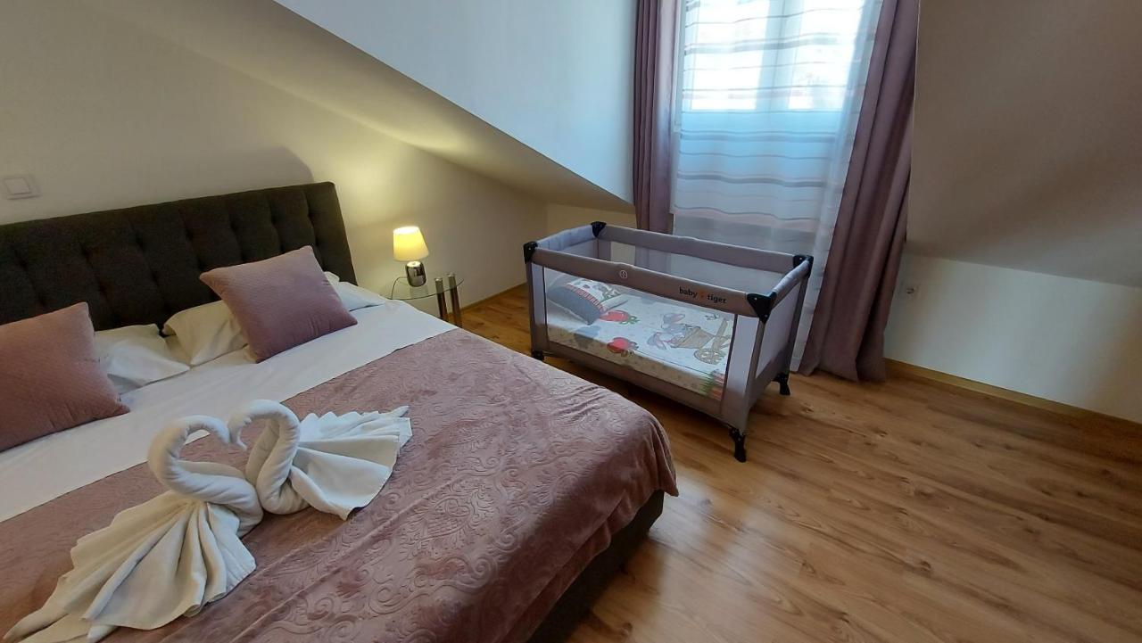 Summer Orchid - Spacious Duplex By The Beach & Ps5 Stobreč Екстериор снимка